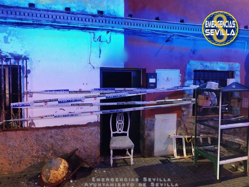 Un herido de 70 años en un incendio en una vivienda de Bellavista en Sevilla