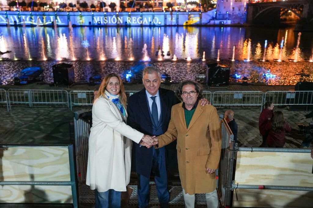 El alcalde Sanz inaugura 'Navigalia: Misión Regalo', el gran espectáculo navideño del Guadalquivir