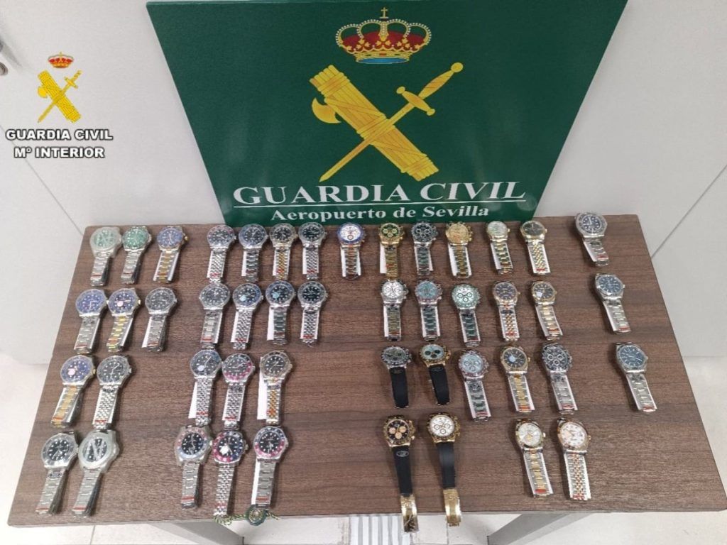 Detenida una persona en el aeropuerto con 47 relojes falsificados por valor de 822.000 euros