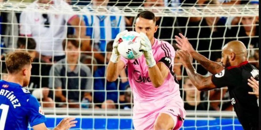 Vlachodimos se abre a continuar en el Sevilla más allá de esta temporada