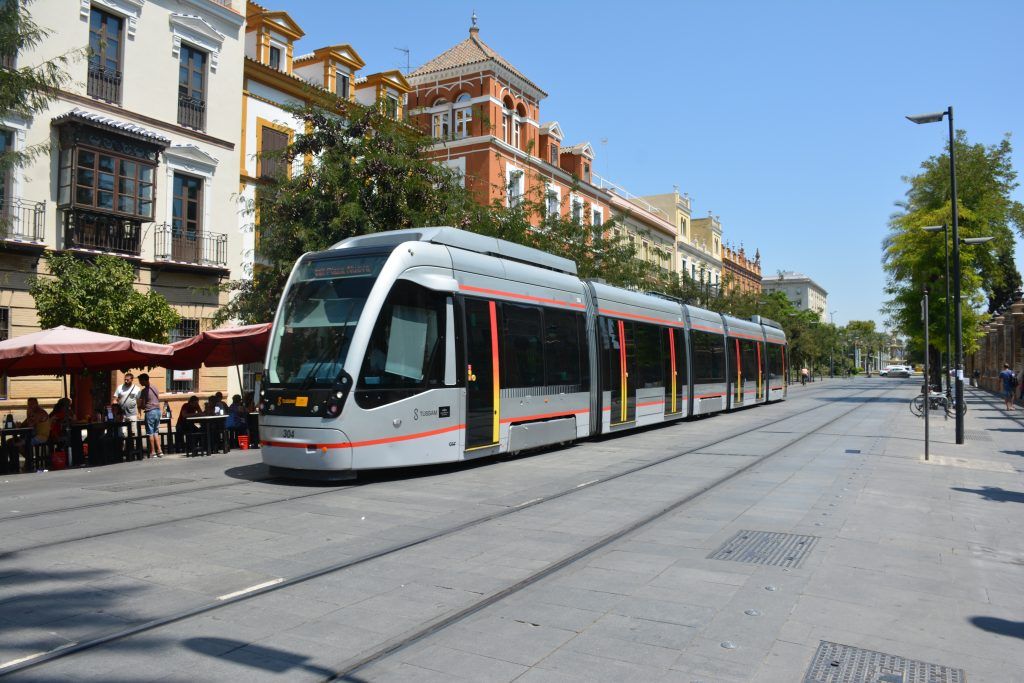Una avería en el pantógrafo paraliza el Metrocentro durante una hora