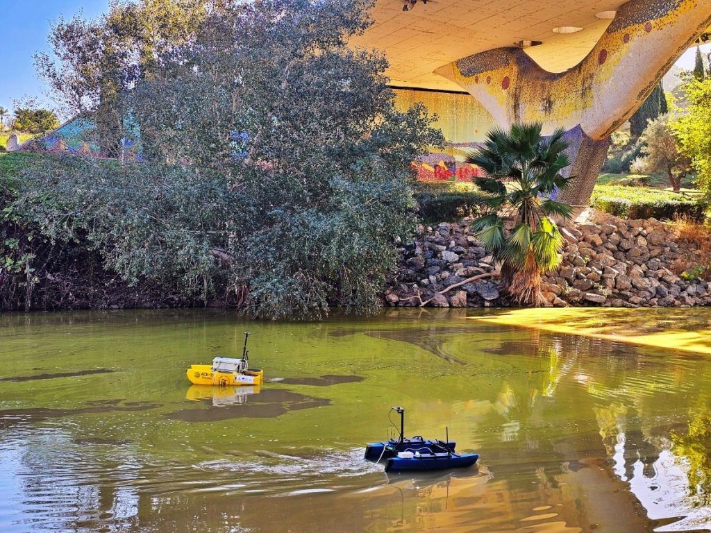 Drones acuáticos con inteligencia artificial monitorizan la calidad del río Guadaíra