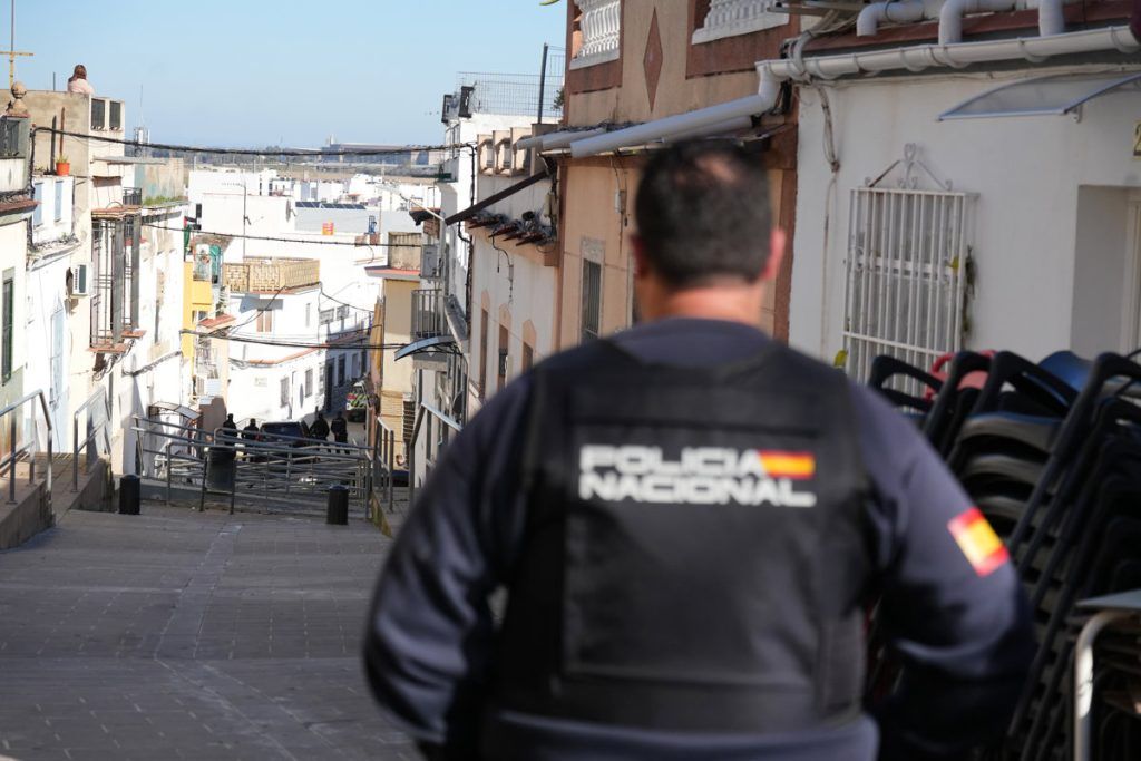 La Policía Nacional detiene al hombre atrincherado en Camas tras siete horas