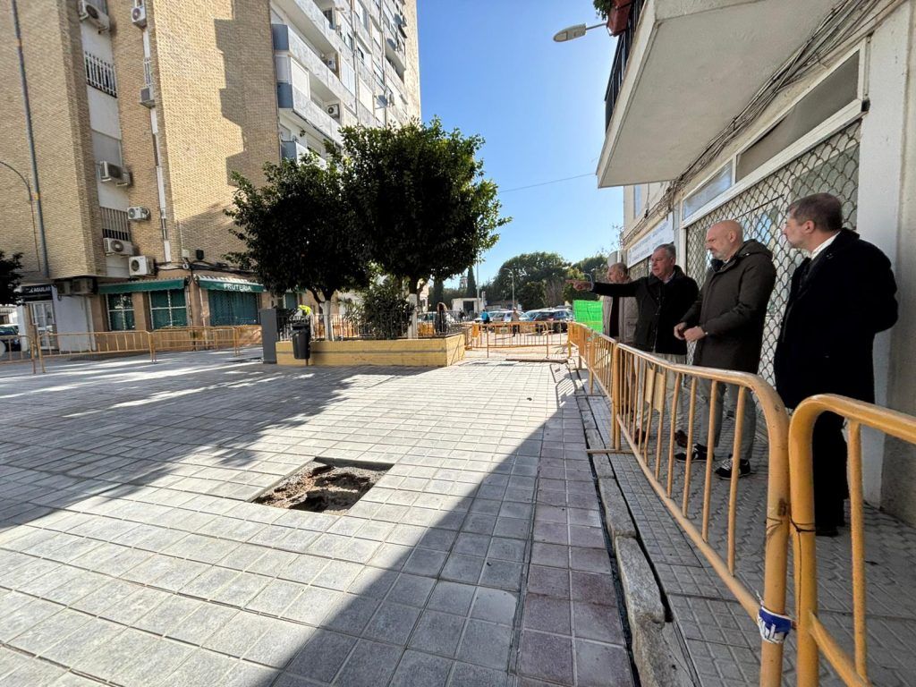 La barriada Santa María recupera su espacio público tras décadas de abandono