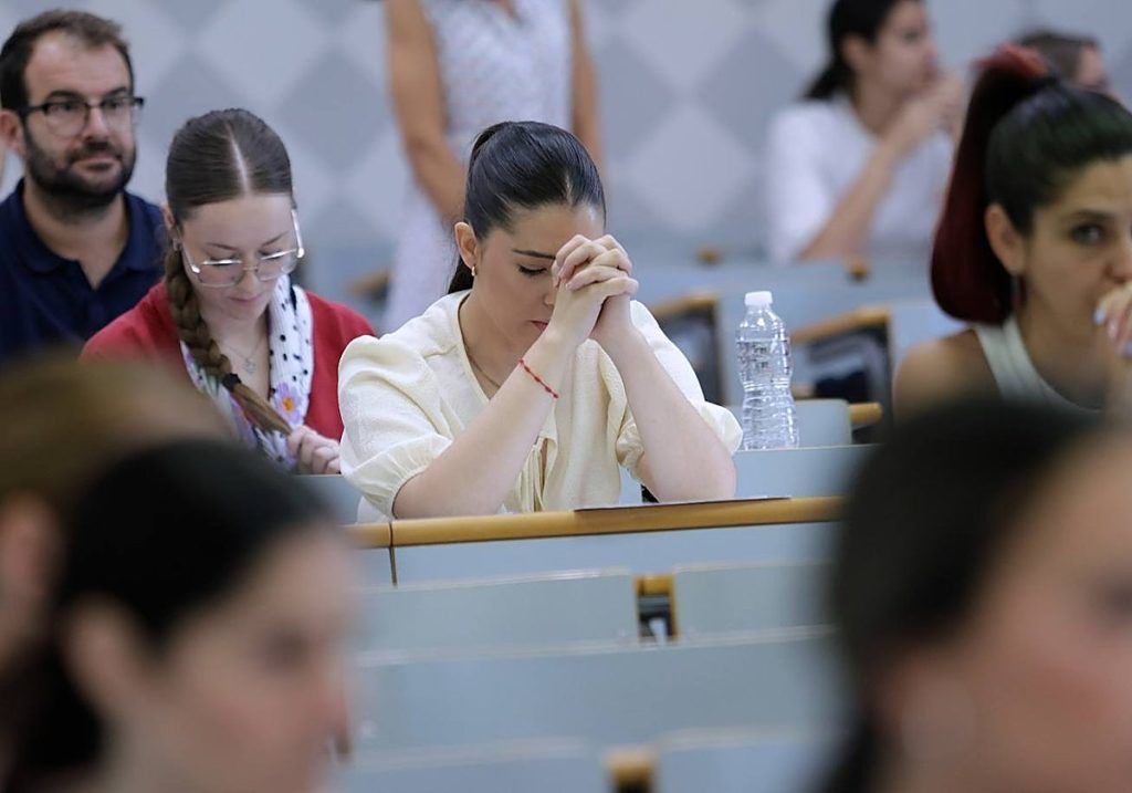 Andalucía convoca 5.000 plazas para oposiciones de profesores en 2026