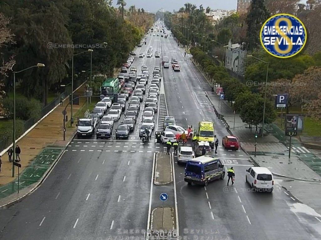 Una ciclista resulta herida grave tras ser atropellada en el Paseo de las Delicias