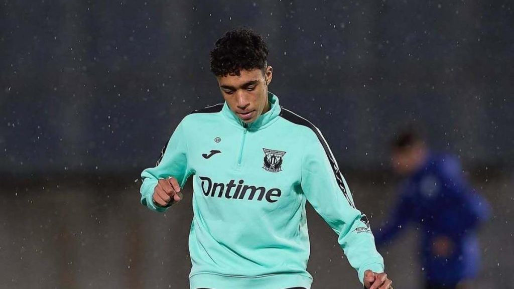 El Real Betis cierra el fichaje de Sule, hermano menor de Munir