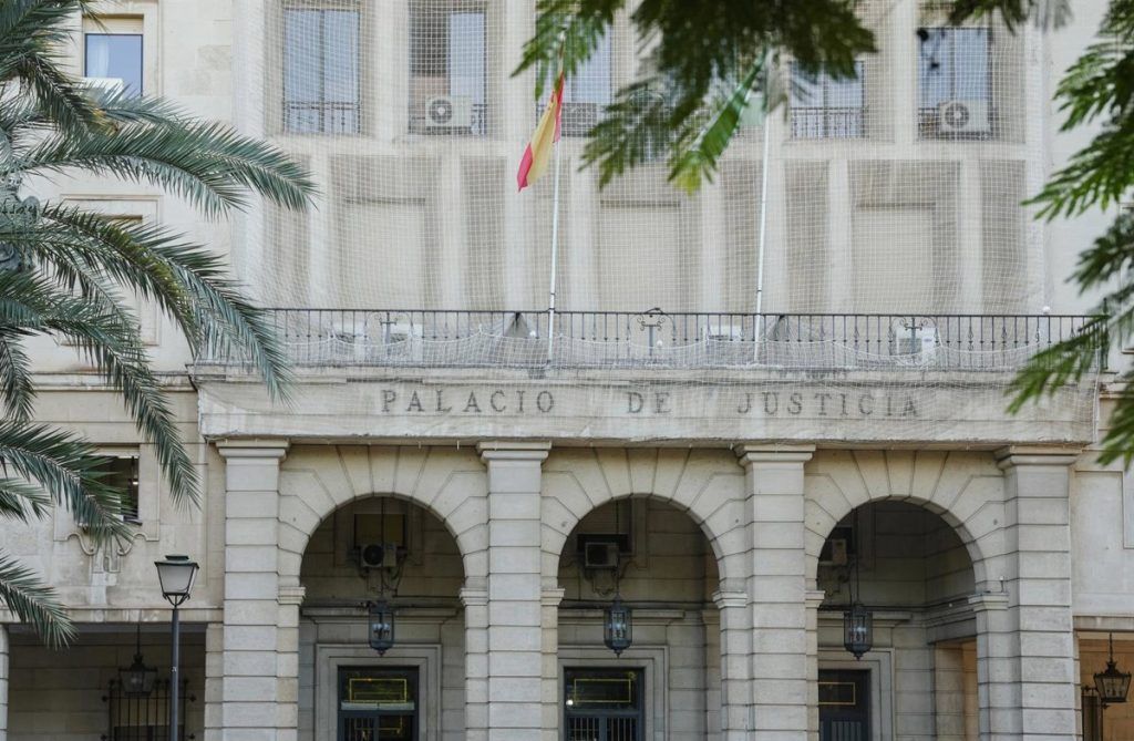 Fiscalía pide 3 años y 8 meses de cárcel por robo con fuerza en Sevilla con un botín de 300 euros