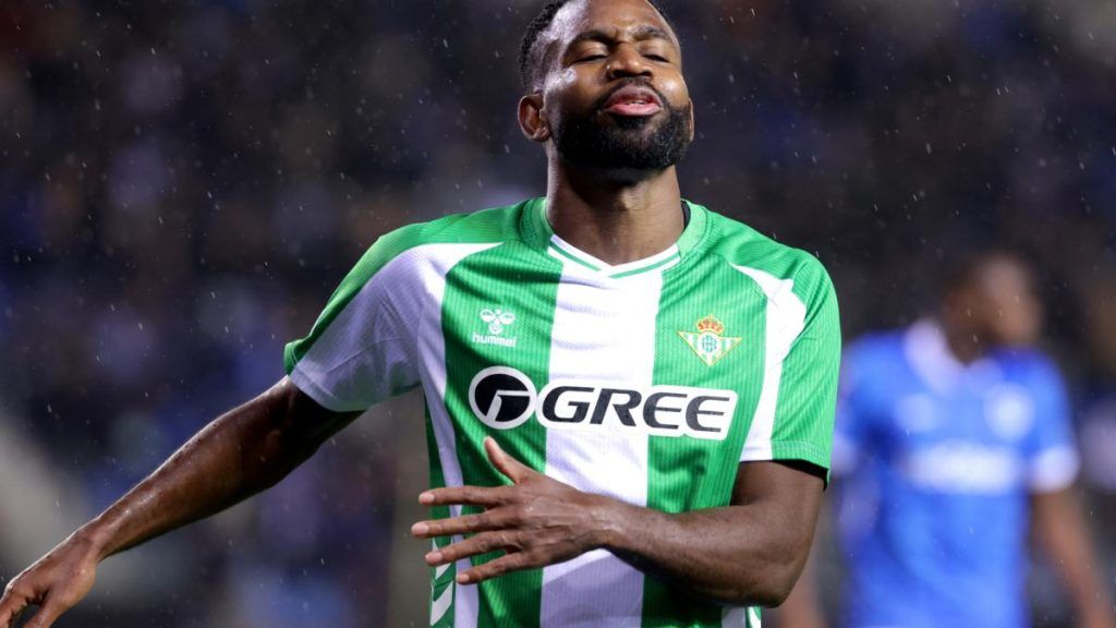 Genoa y Pisa van a por la cesión de Cédric Bakambu