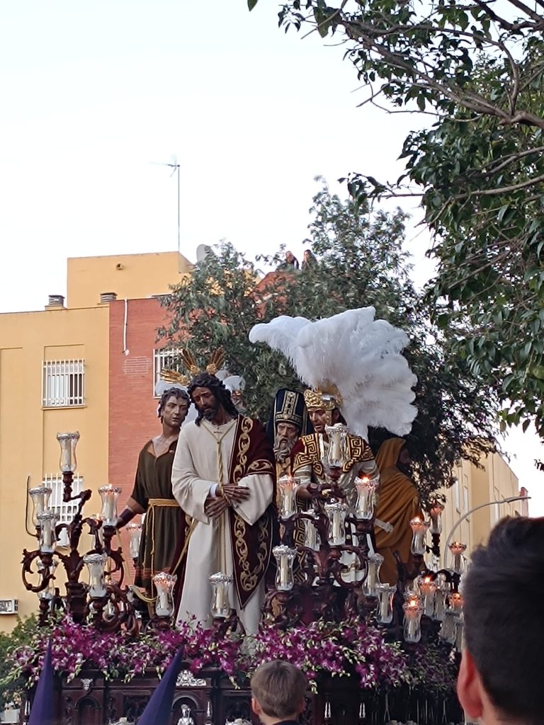 Viernes de Dolores en Sevilla: seis cofradías en la calle y una herramienta para encontrarlas