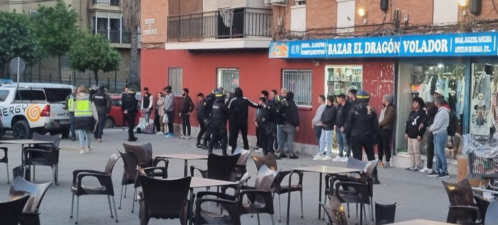 Los vecinos de El Cerezo, hartos de estar hartos