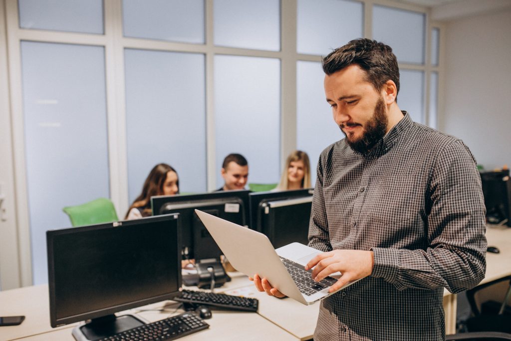 Docente de Desarrollo Web en Sevilla: 3.200€/mes